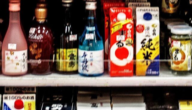 店頭に並ぶ日本酒