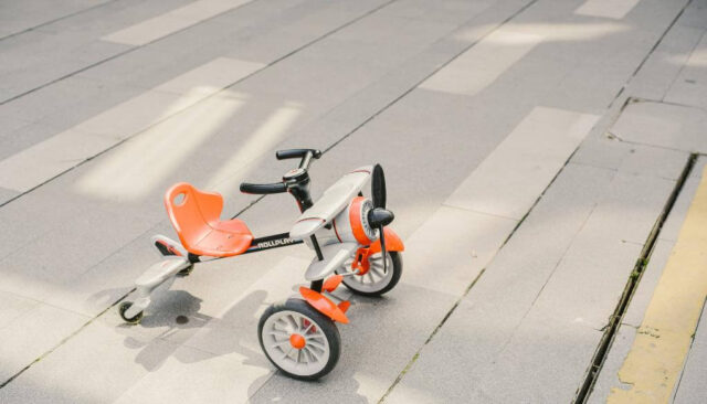 オレンジの三輪車